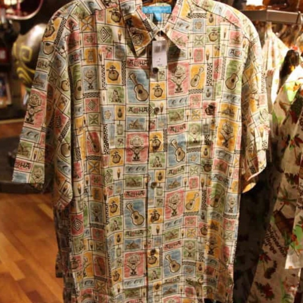 ISO Tori Richards Disney Polynesian Tiki Camp Top